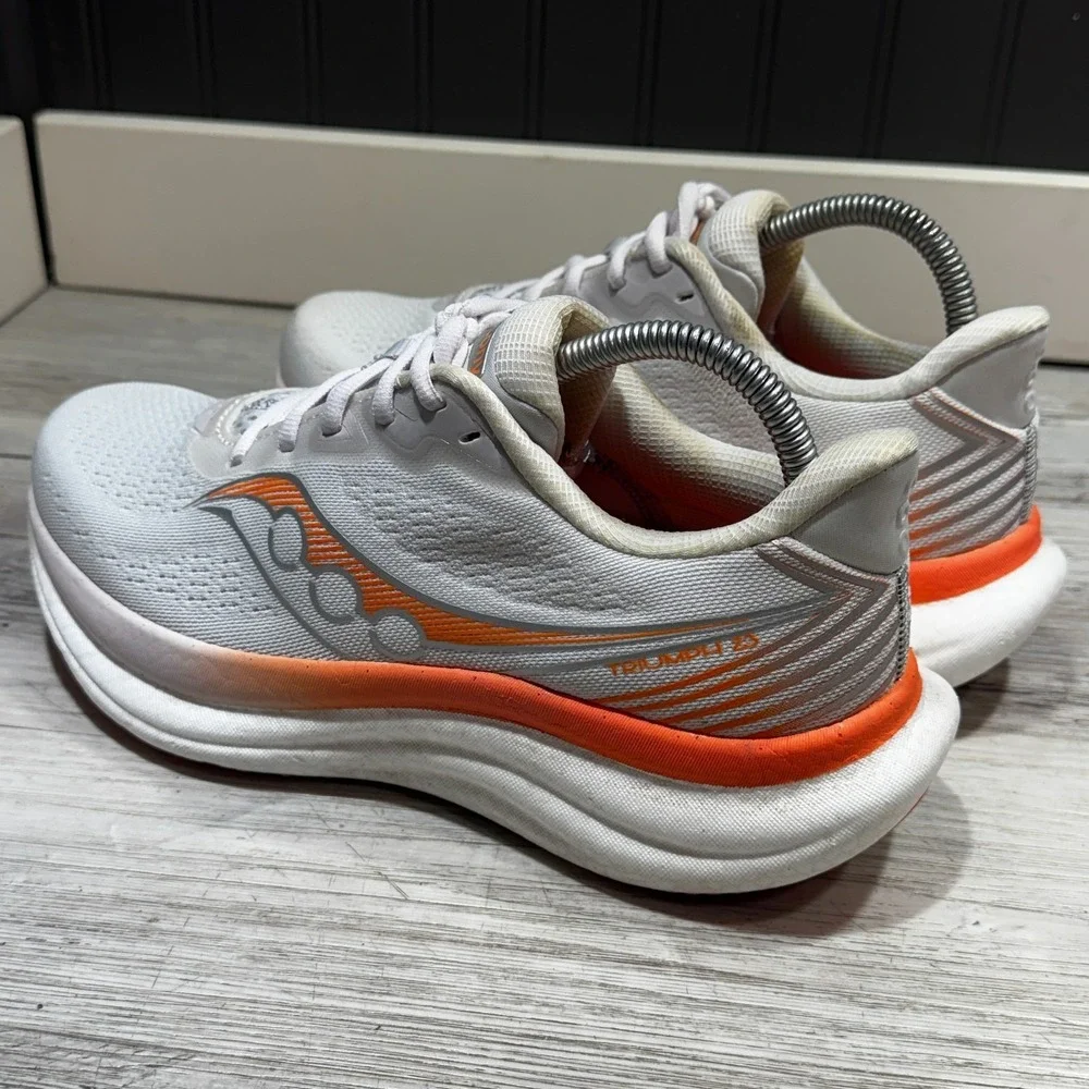 Saucony Triumph 23 Shoes Womens Size 8.5W White Running Athletic Sneaker S11024
